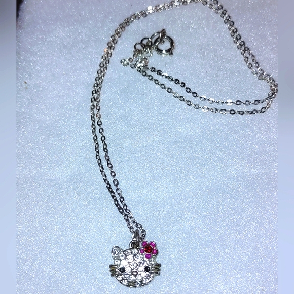 Hello Kitty Crystal Pendant - Picture 4 of 14